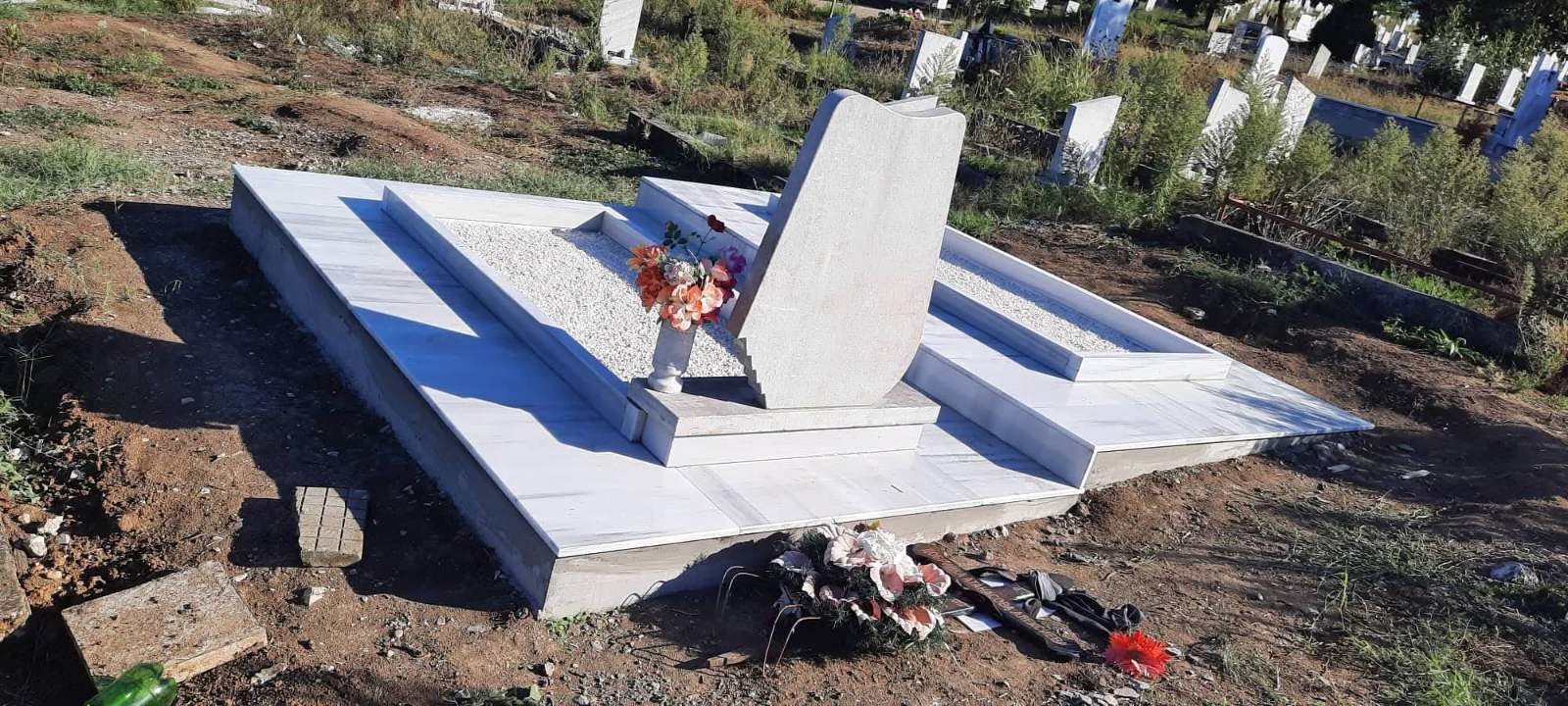 Галерия — Погребална агенция Карина 1977
